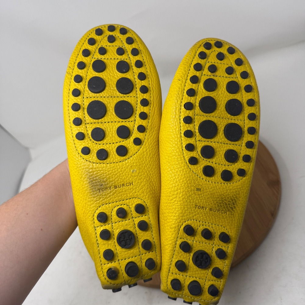 Tory Burch Driving Moccasin Yellow Pebble Leather Shoes Preppy Womens 9M - Picture 8 of 11